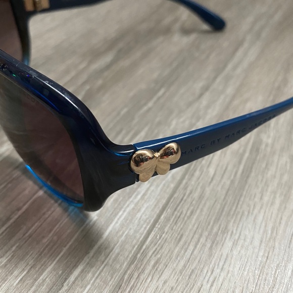 Marc Jacobs Sunglasses - Picture 2 of 9